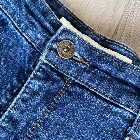 Jones New York Jeans - Size 14 Short with Secret Slimming - Picture 3 of 9